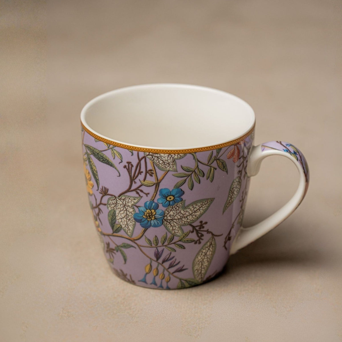 Taza Floral Morada · William Kilburn
