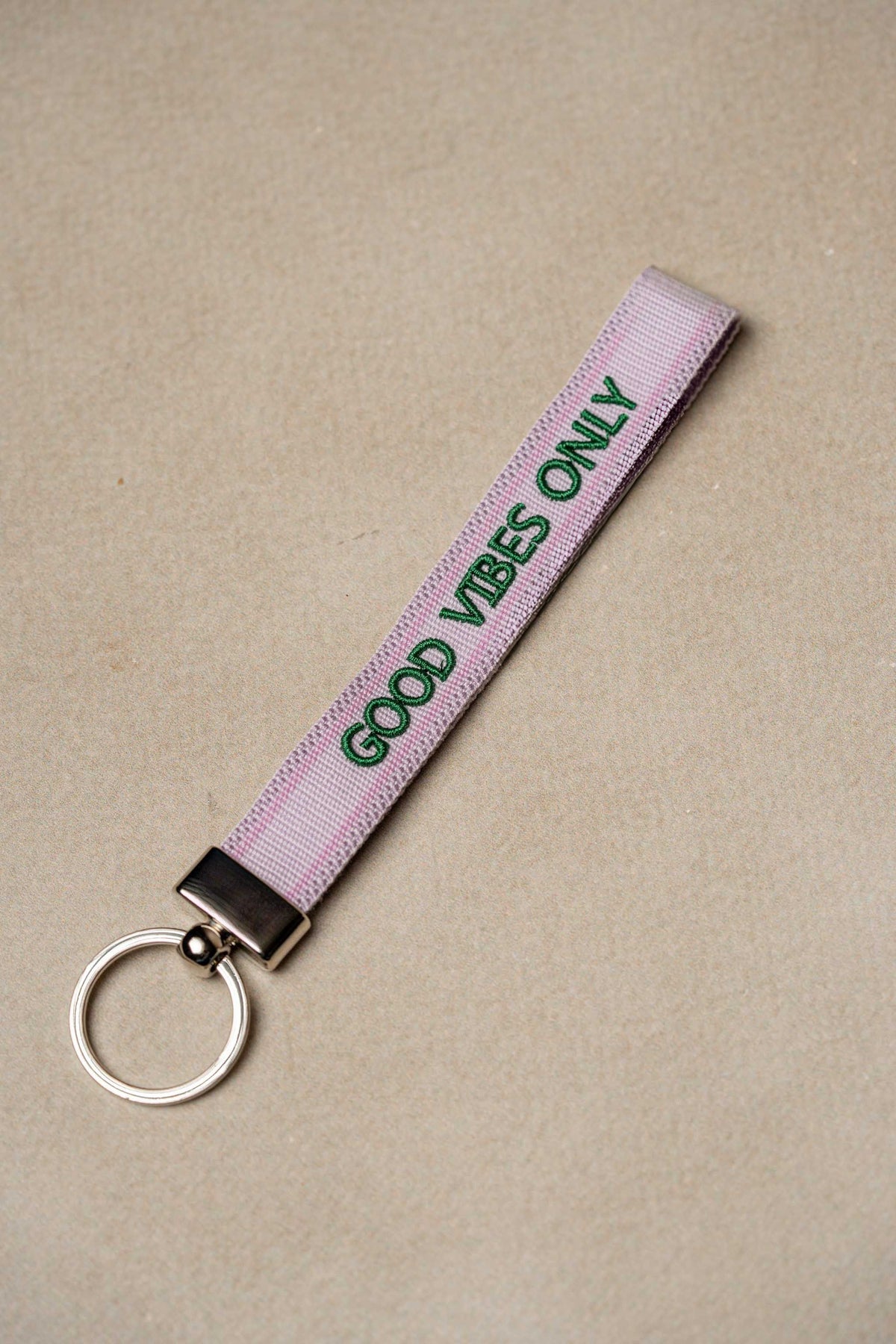 Llavero Good Vibes Only Green