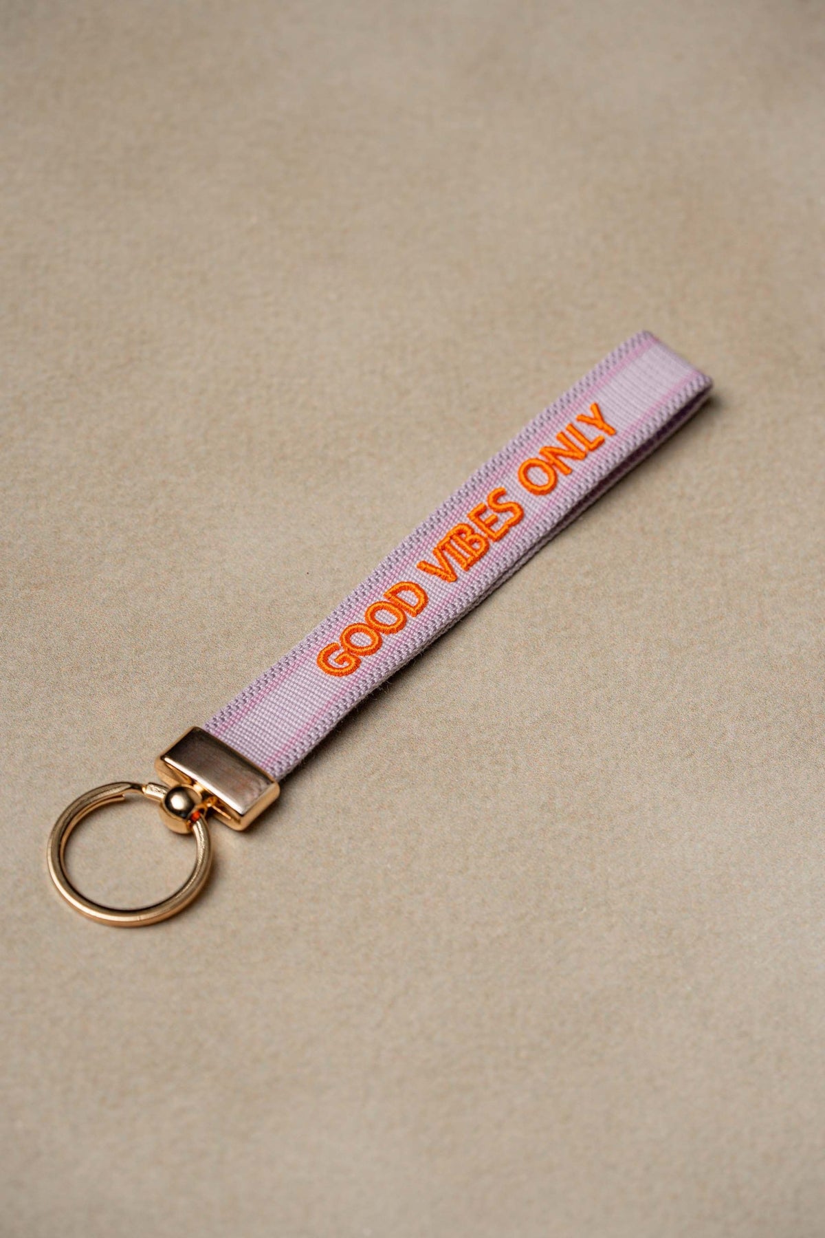 Llavero Good Vibes Only Neon