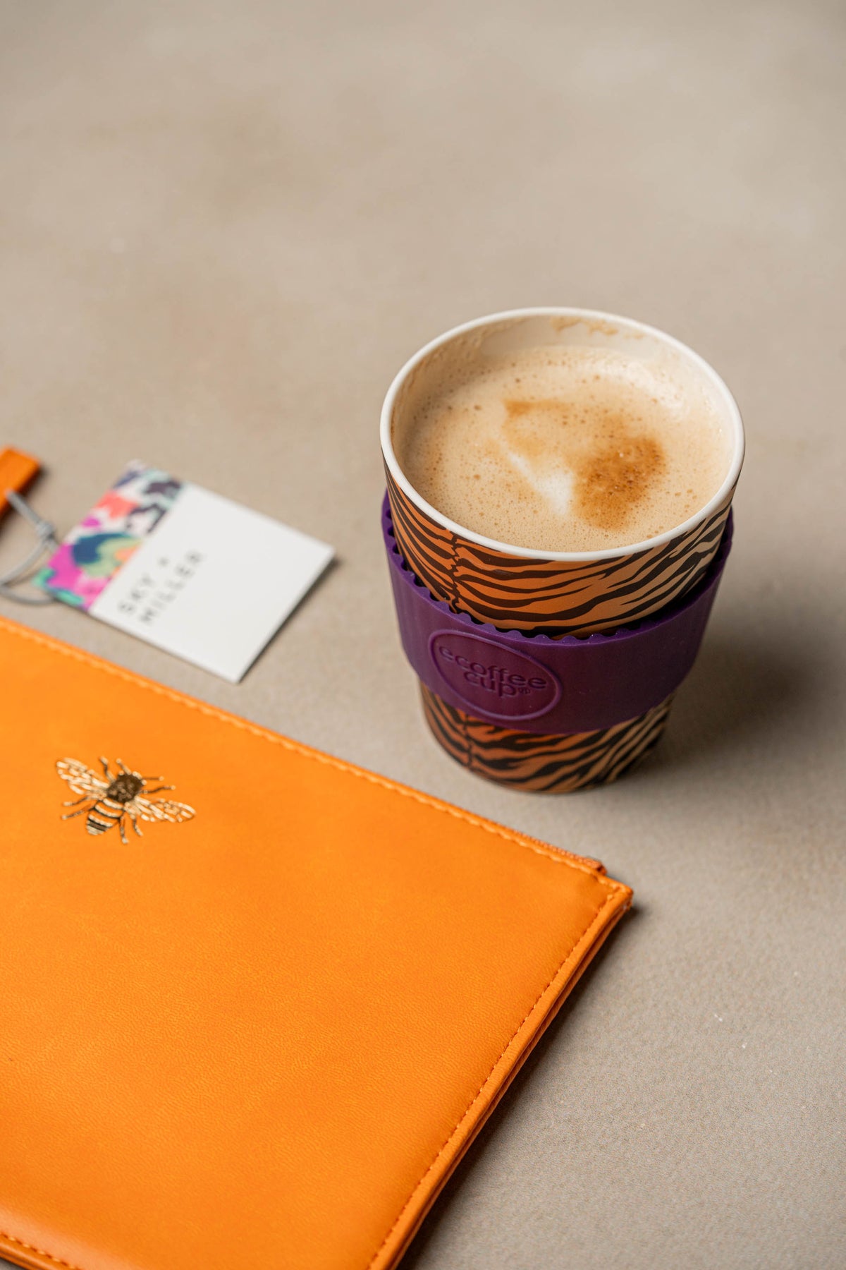 Cartera de Mano Abeja Sky + Miller