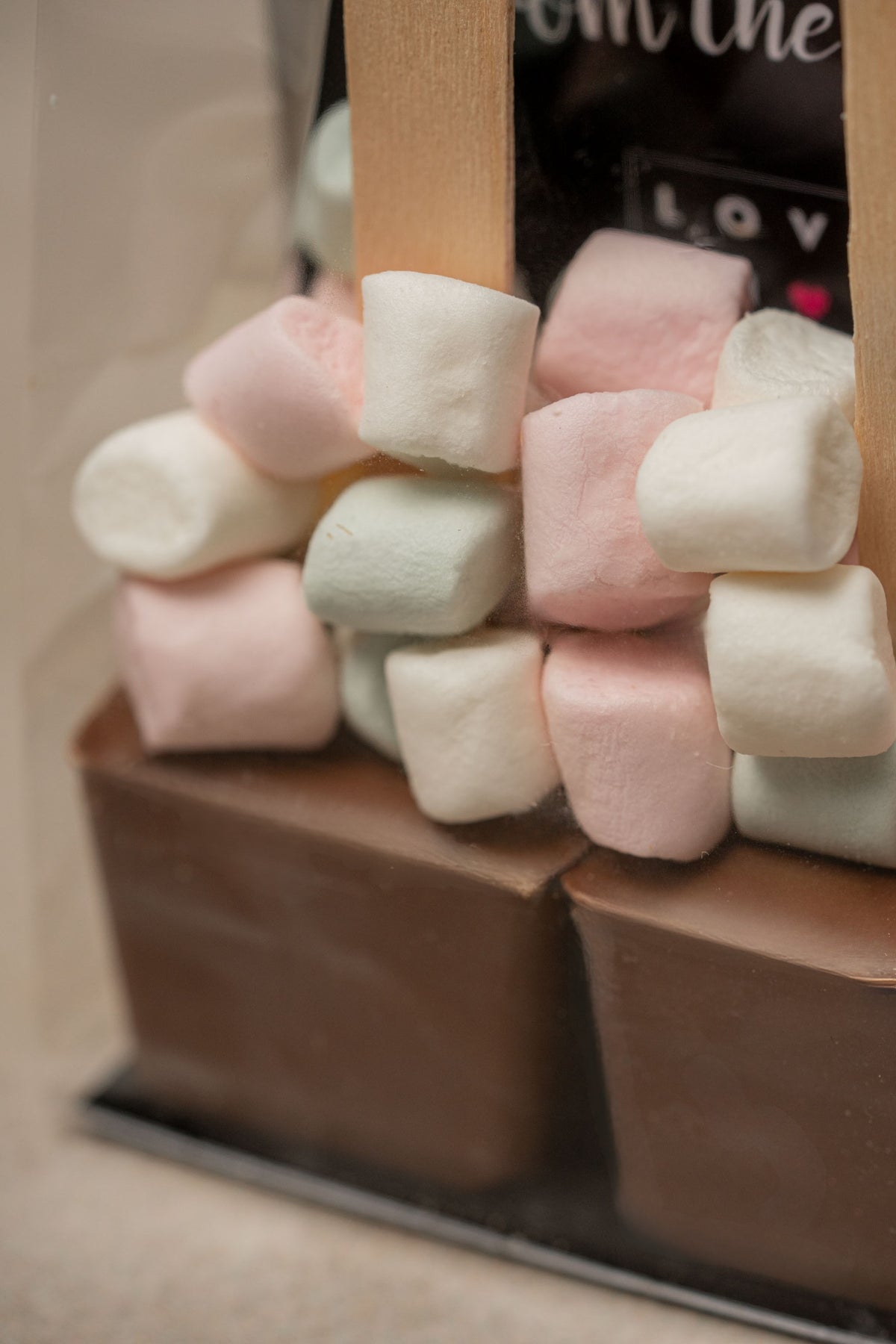 Cucharas de Chocolate con Mini Malvaviscos