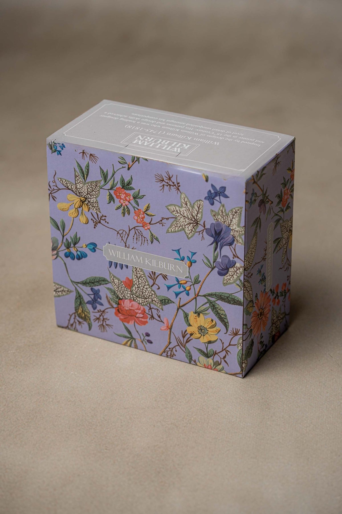 Set Taza y Plato Floral Morado · William Kilburn