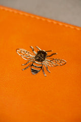 Cartera de Mano Abeja Sky + Miller